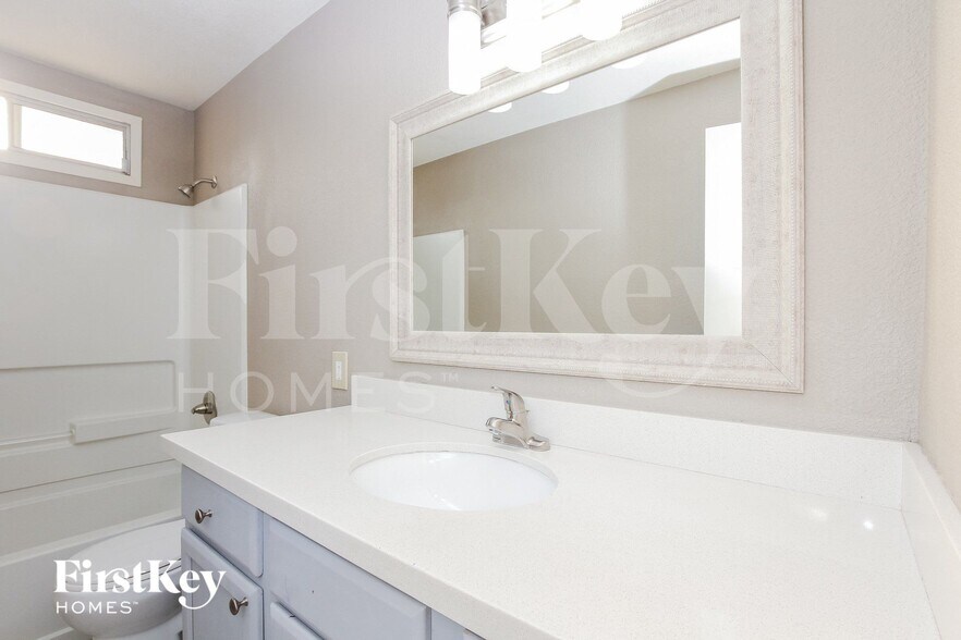 Building Photo - 15202 N 38th St