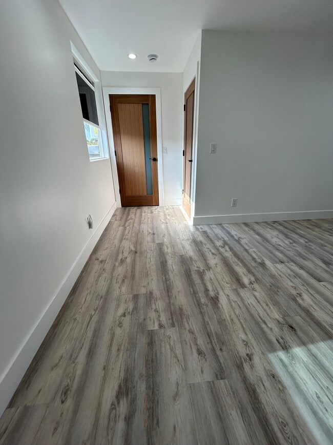 Building Photo - 1858 W 83rd St