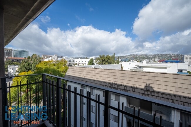 Building Photo - LUXURY STUDIO PENTHOUSE | PRIME BEVERLY HI...