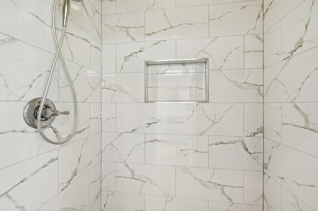 Building Photo - 5636 Kiam St