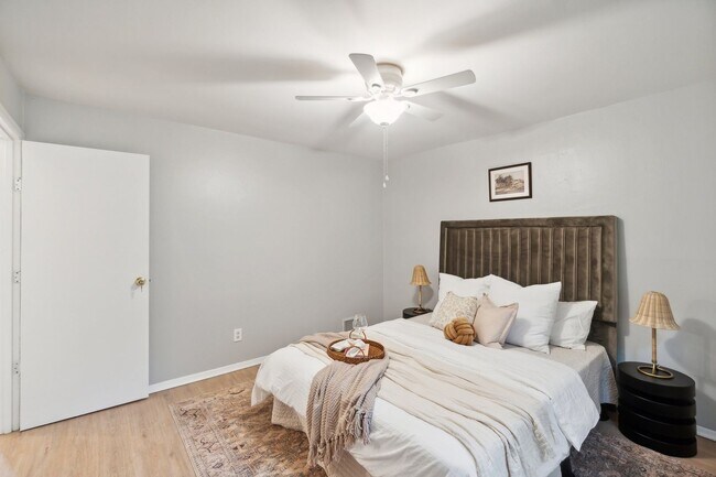 Building Photo - Charming Updated 4BR/2BA Cape Cod in Twinbrook- Rockville