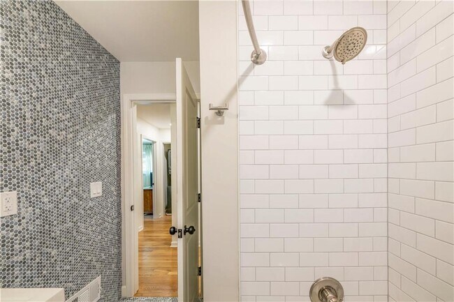 Building Photo - 2907 Mt Olive Dr