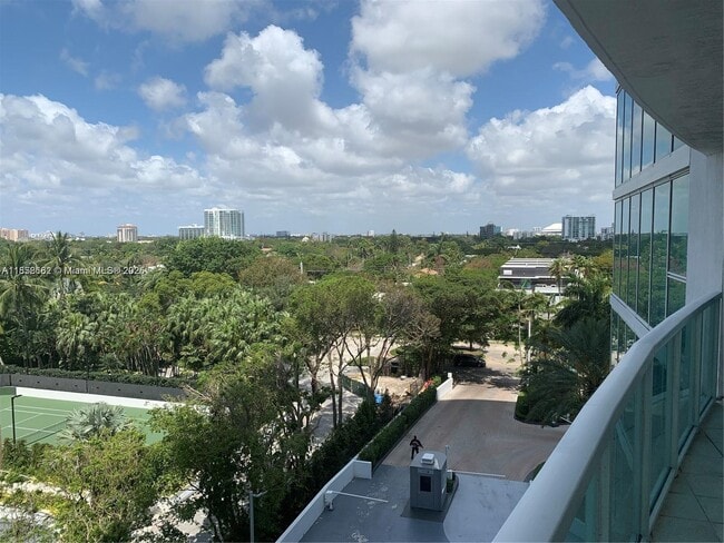 Building Photo - 2101 Brickell Ave