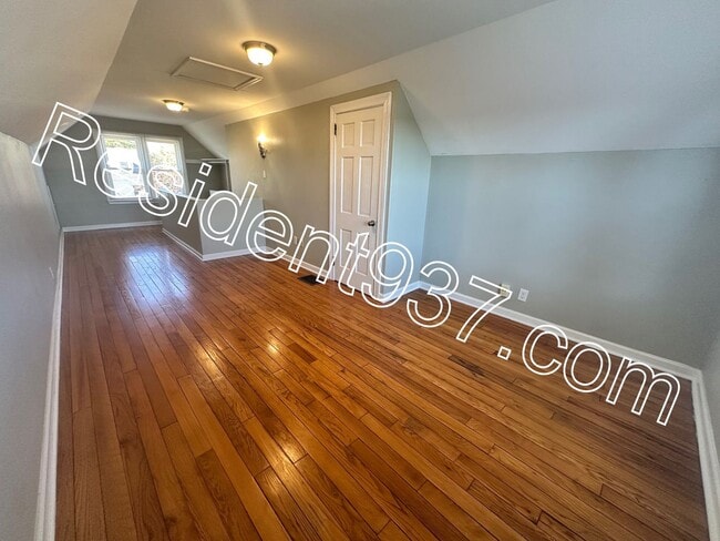 Building Photo - Cozy 3 Bed 1 bath home