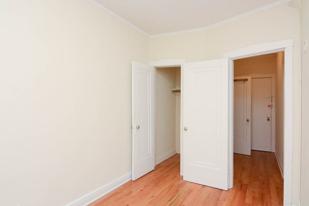 Building Photo - 516 W Melrose St