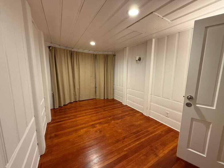 Building Photo - 3214 De Witt Dr