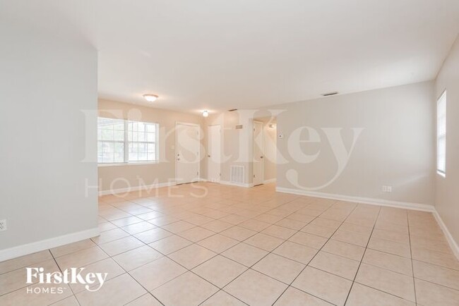 Building Photo - 1407 Chilean Ln