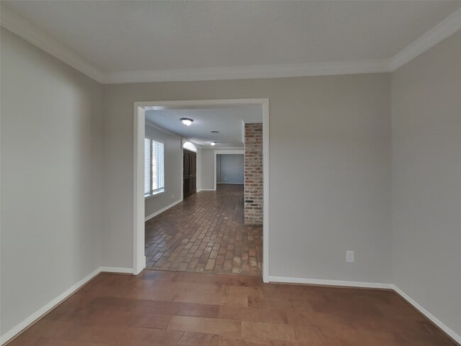 Building Photo - 5523 Foresthaven Dr