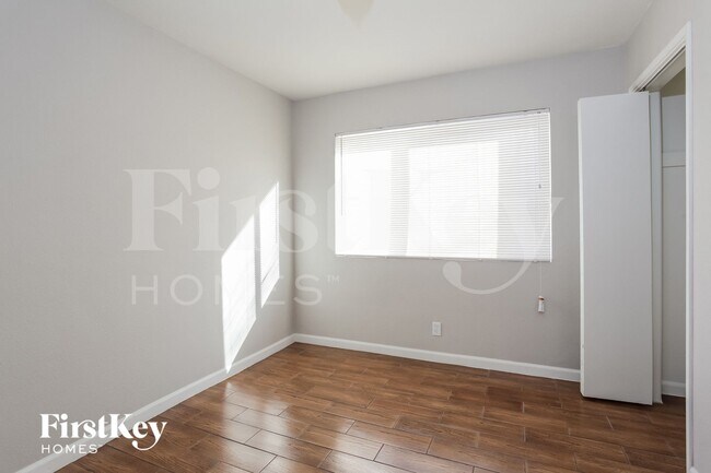 Building Photo - 1701 Sweeney Ave