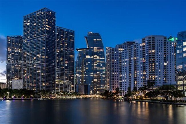 Building Photo - 300 Biscayne Blvd Way