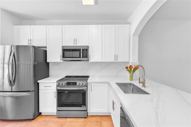 Building Photo - 15750 SW 92nd Ave