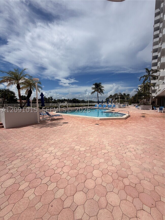 Building Photo - 5700 Collins Ave