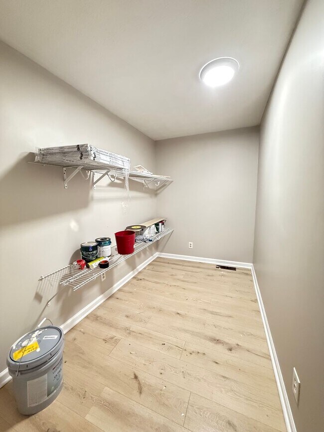 Building Photo - 105 Milton Dr