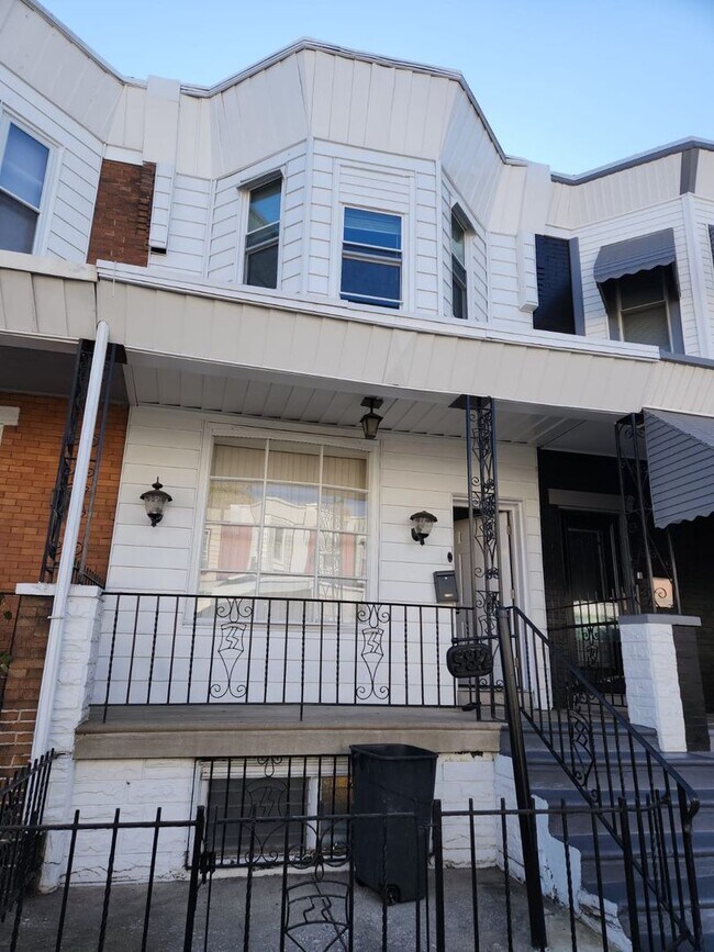 Building Photo - Prime West Philadelphia!