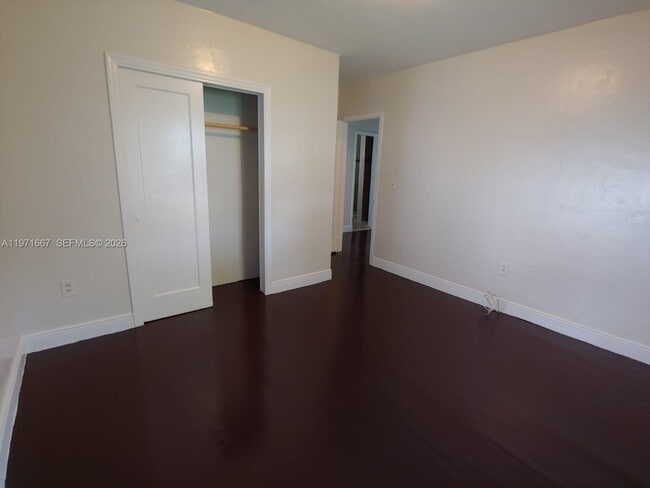 Building Photo - 1465 NE 149th St