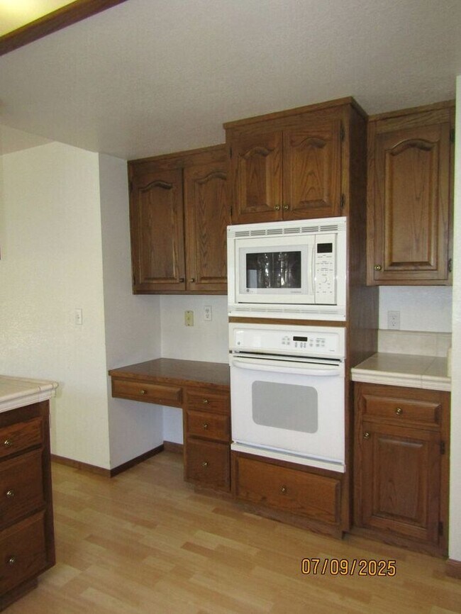 Building Photo - Beautiful Single Story Home in Great Santa...
