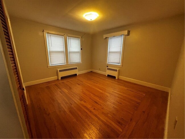 Building Photo - 25 Hymer St