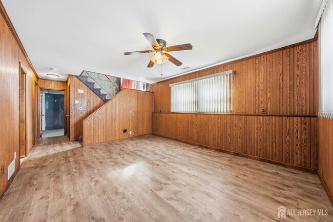 Building Photo - 62 Pinho Ave