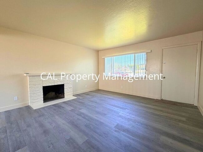 Building Photo - Three bedroom house in Seaside, CA