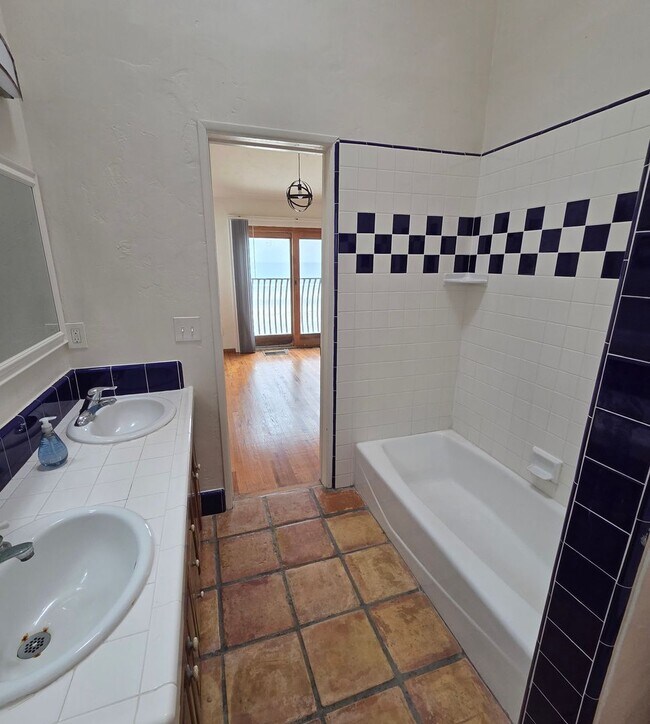 Building Photo - Beachfront 2-Bed, 2.5-Bath House w/2-Car Garage in Imperial Beach