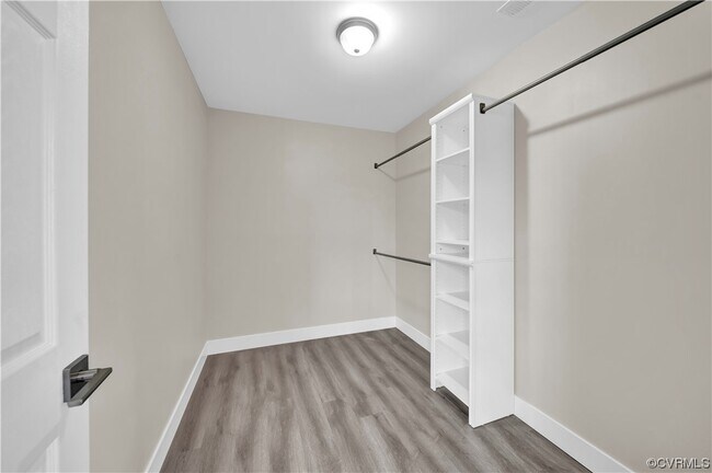 Building Photo - 15401 Adelay Ct