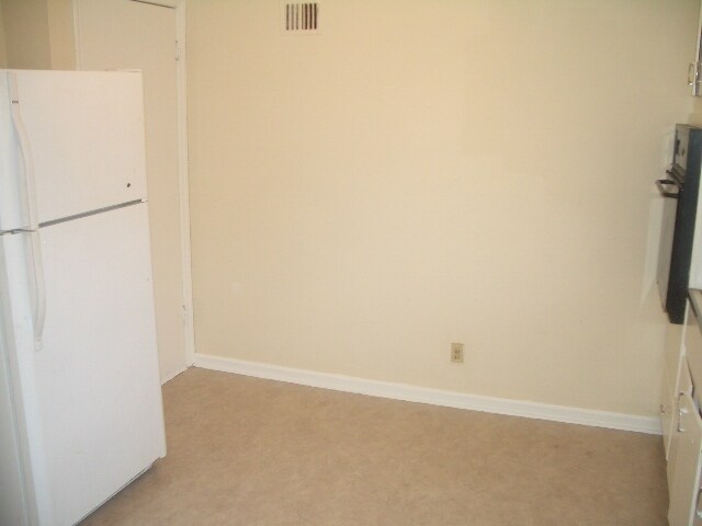 Building Photo - Midtown Duplex close to KU Med and 39th Street Shops and Entertainment