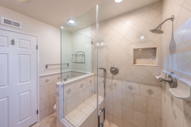 Building Photo - Single-story living with incredible panoramic sunset, mountain, and city light views