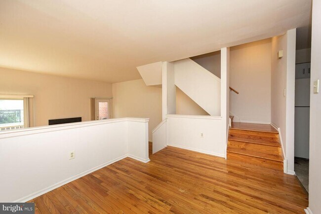Building Photo - 215 N 23rd St