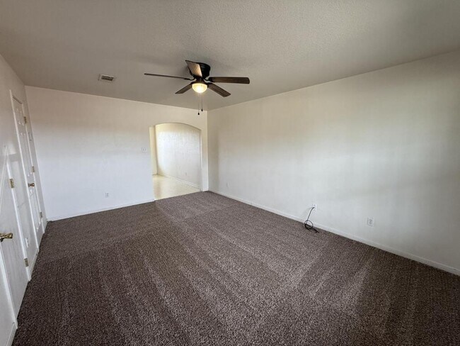 Building Photo - 705 S Amy Ln