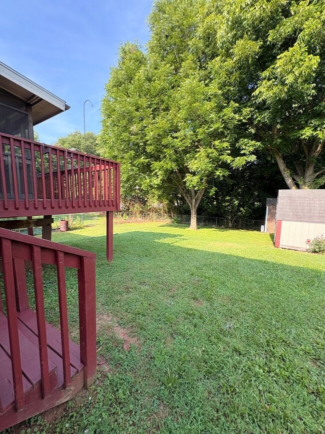 Building Photo - Charming 4-Bedroom Home with Basement and ...