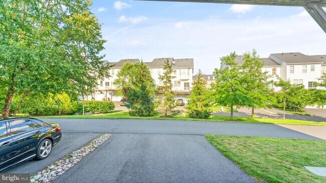 Building Photo - 23100 Dunlop Heights Terrace