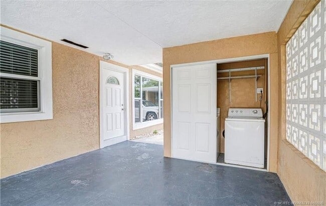 Building Photo - 820 NW 10th Terrace