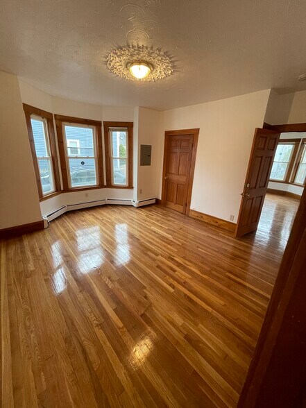 Building Photo - 13 Jacobs St