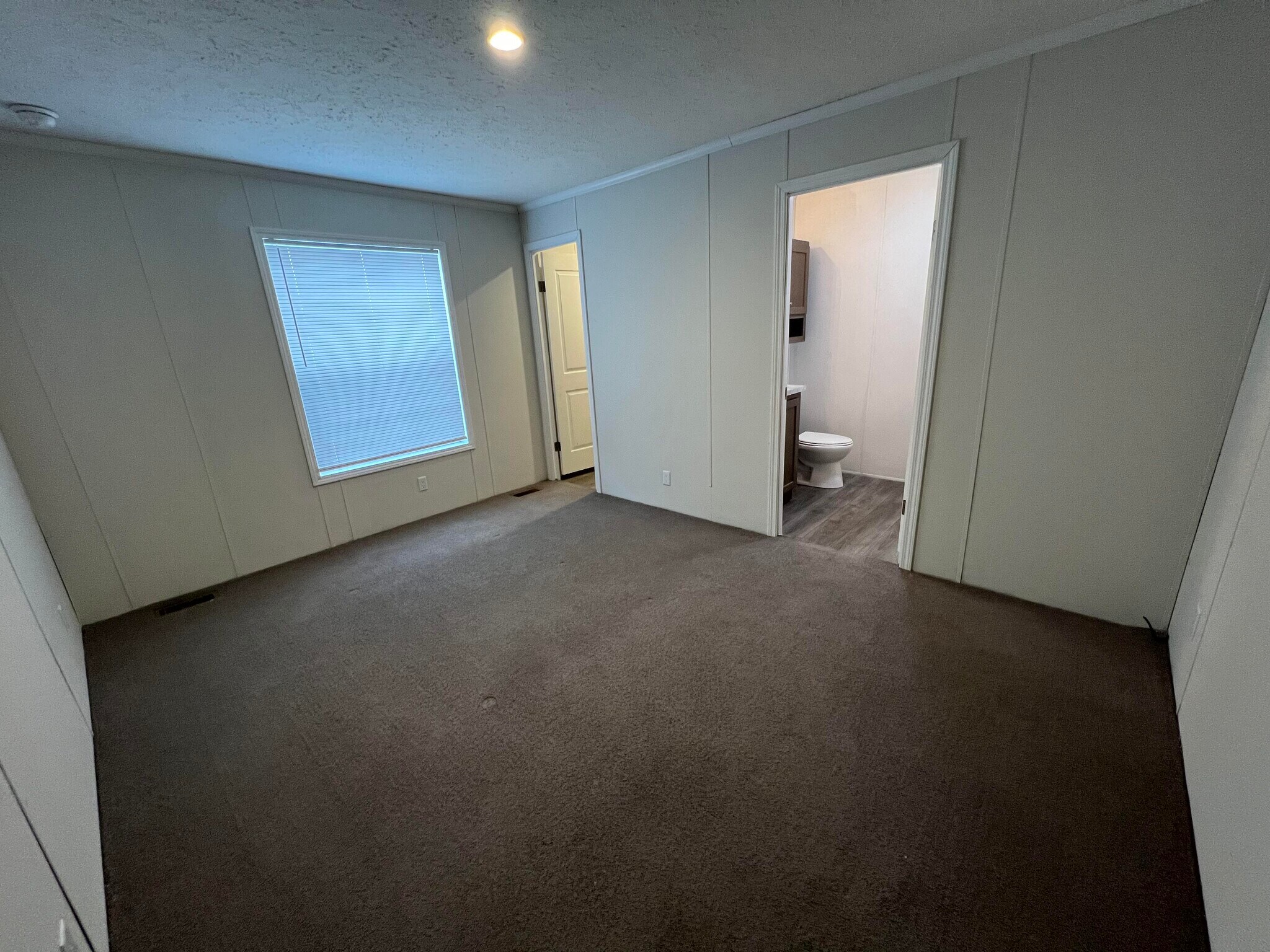 Building Photo - 15962 Villaire Ave