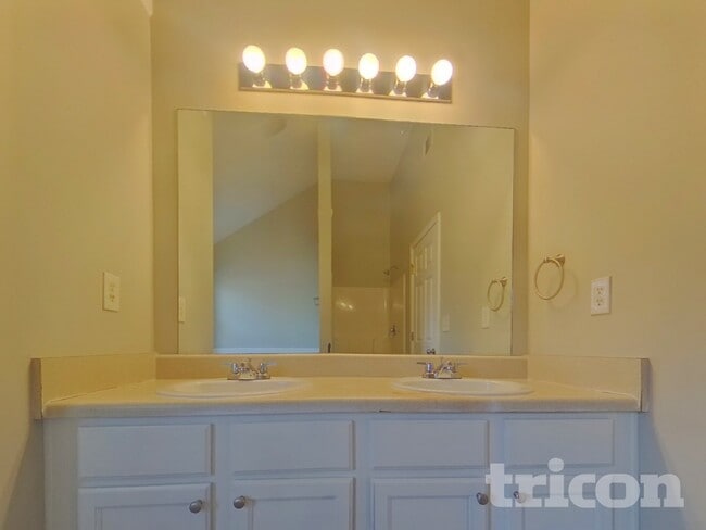 Building Photo - 6972 Foxmoor Way