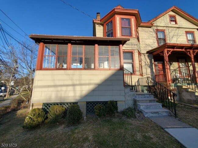 Building Photo - 11 Atno Ave