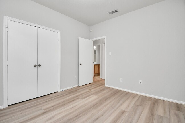 Building Photo - 24118 Wild Horses Ln