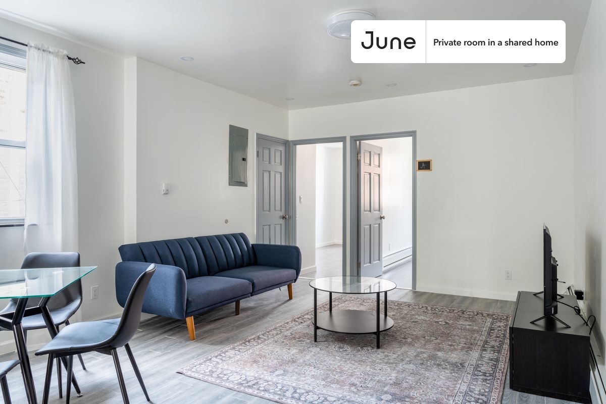 Building Photo - Room in Shared 4 bed/2 bath home