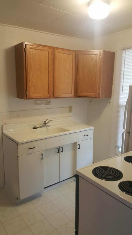 Building Photo - 627 3rd St