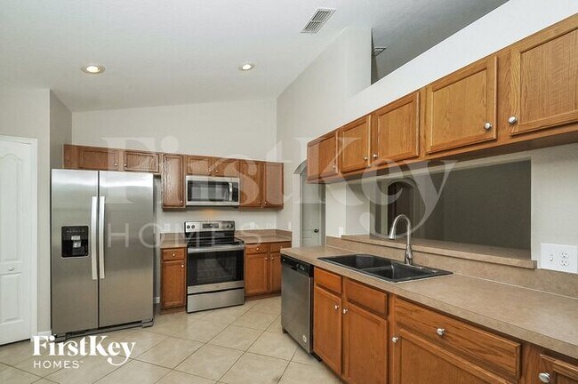 Building Photo - 5203 Ashwood Dr