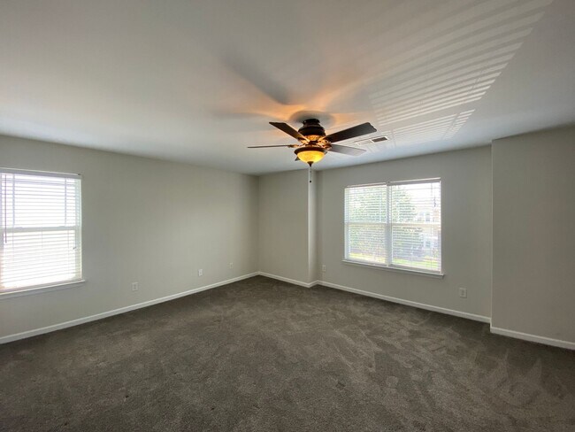 Building Photo - 115 N Field Dr