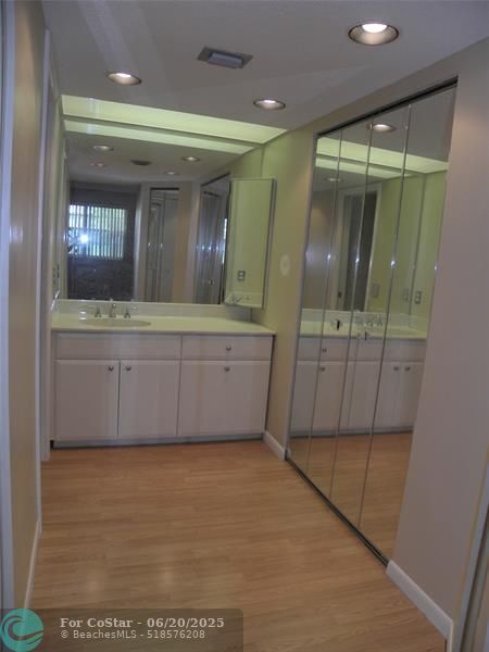 Building Photo - 1605 Abaco Dr