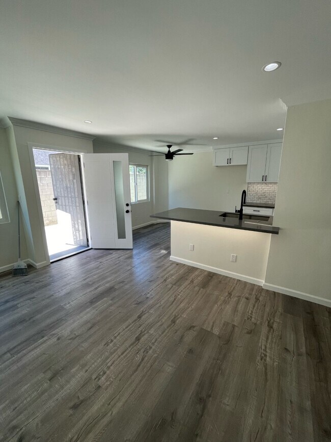 Building Photo - 5743 Klump Ave