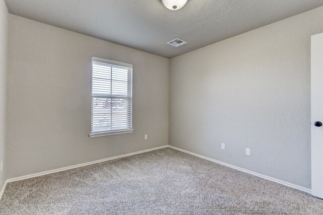 Building Photo - 308 Stoneridge Dr