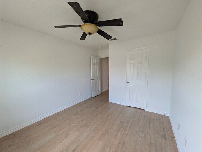 Building Photo - 5760 Fountain Flat Dr