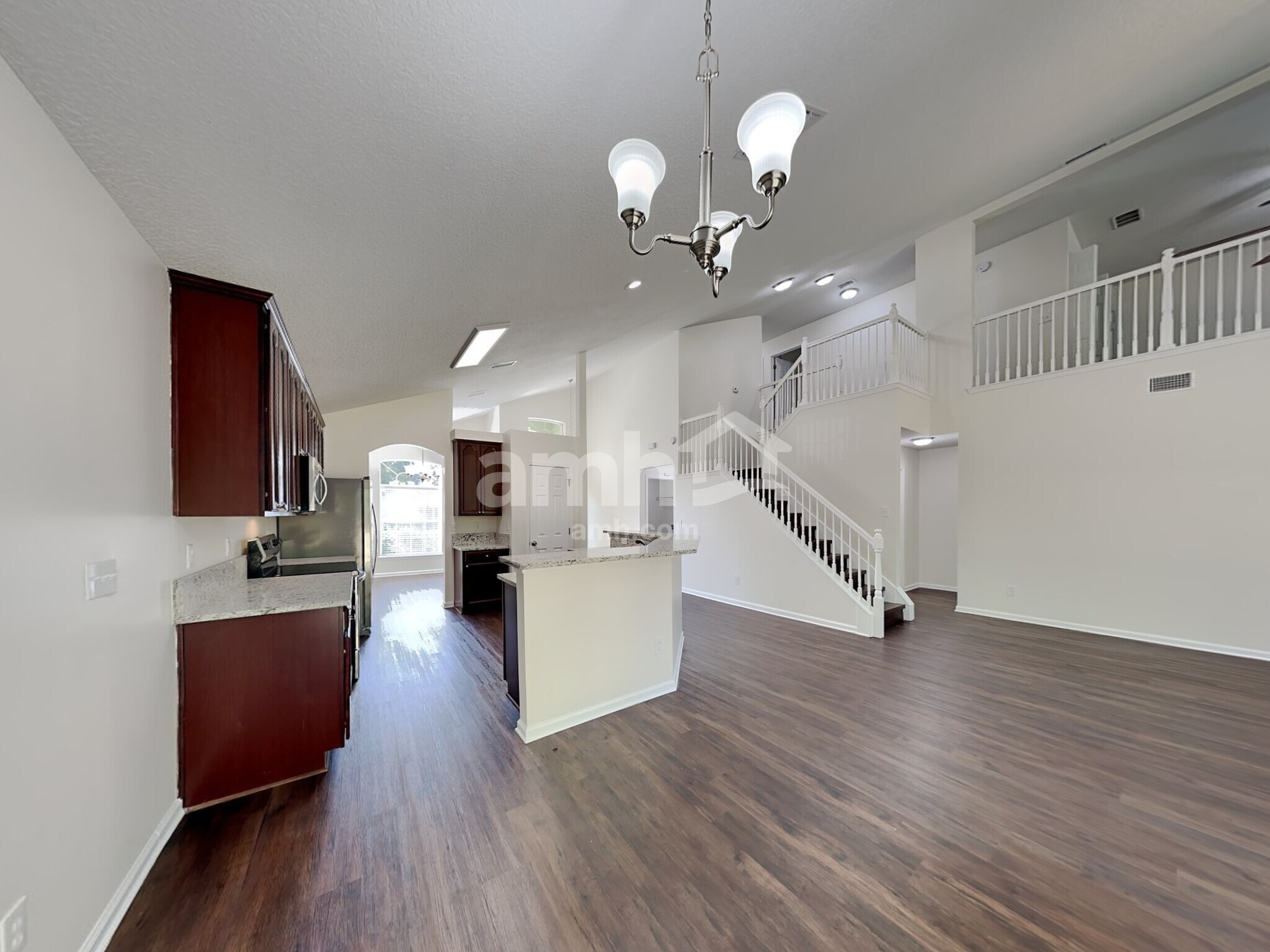 Building Photo - 1411 Samantha Cir S