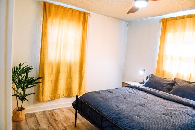 Building Photo - 2436 24th St