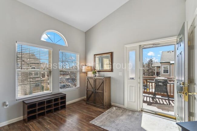 Building Photo - 3912 S Carson St