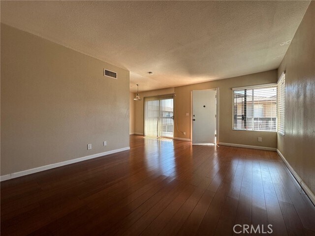 Building Photo - 1433 Forest Glen Dr