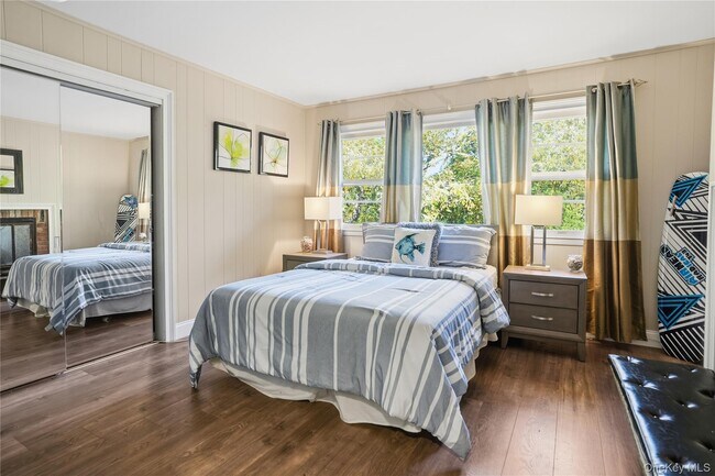 Building Photo - 15 Club Dr